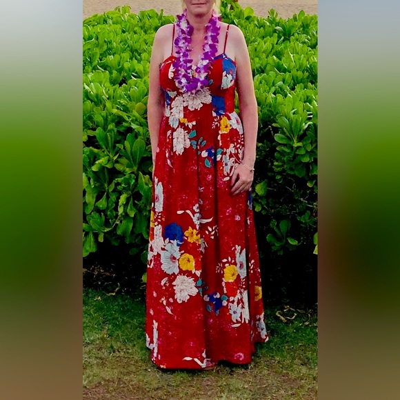 Red floral maxi dress - Picture 4 of 8